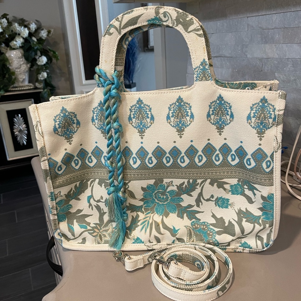 VINCE CAMUTO ORIEL TOTE